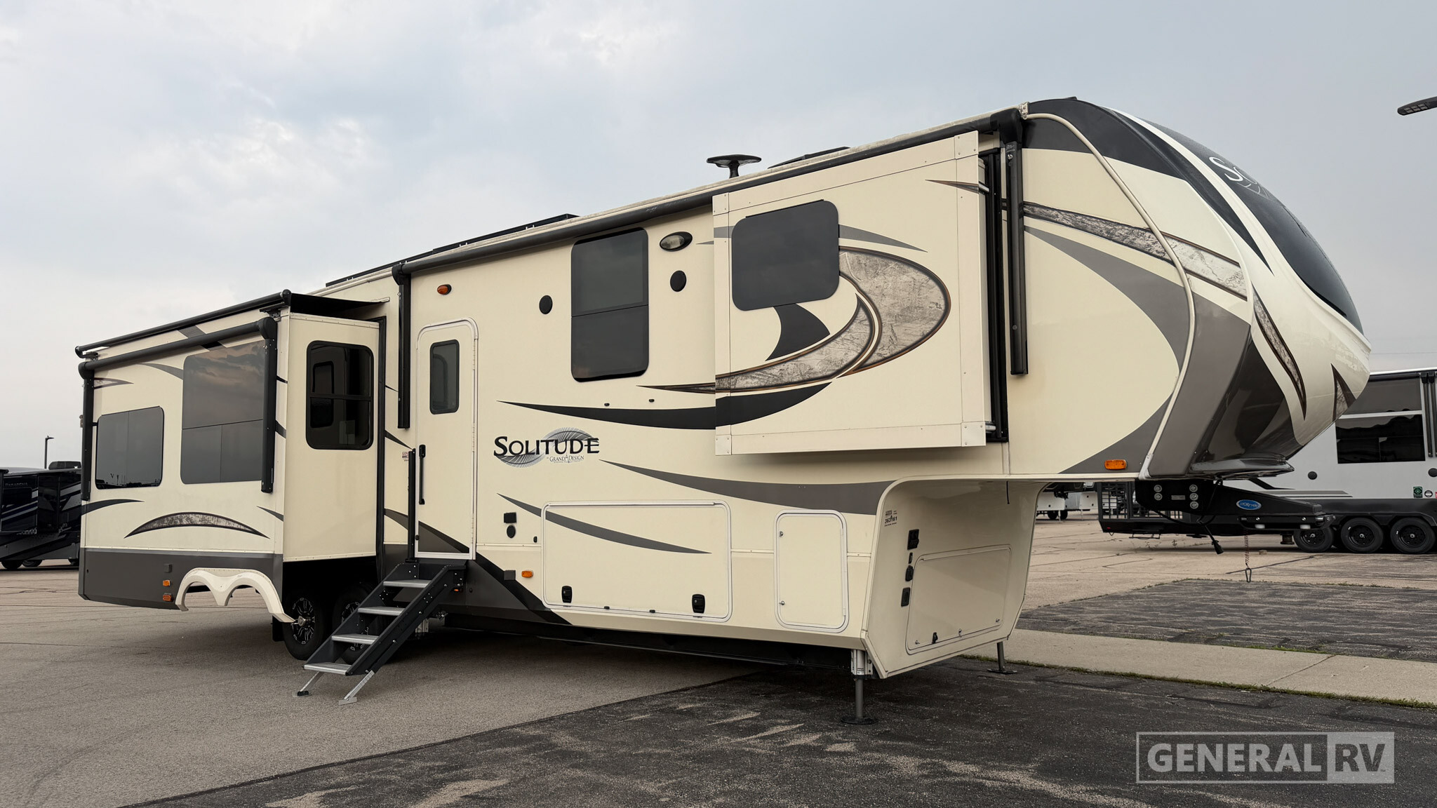 2018 Grand Design SOLITUDE 384GK in huntley IL