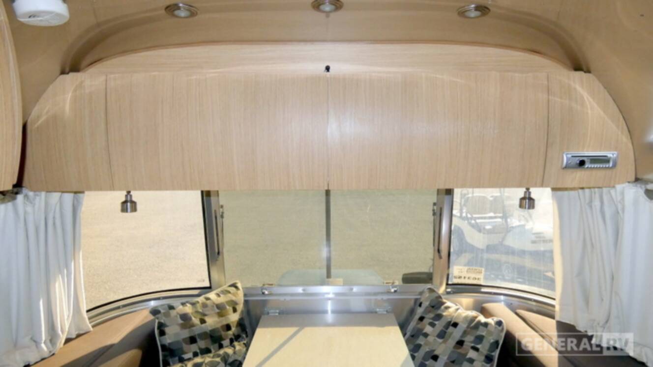 A photo of this 2017 Airstream FLYING CLOUD 19