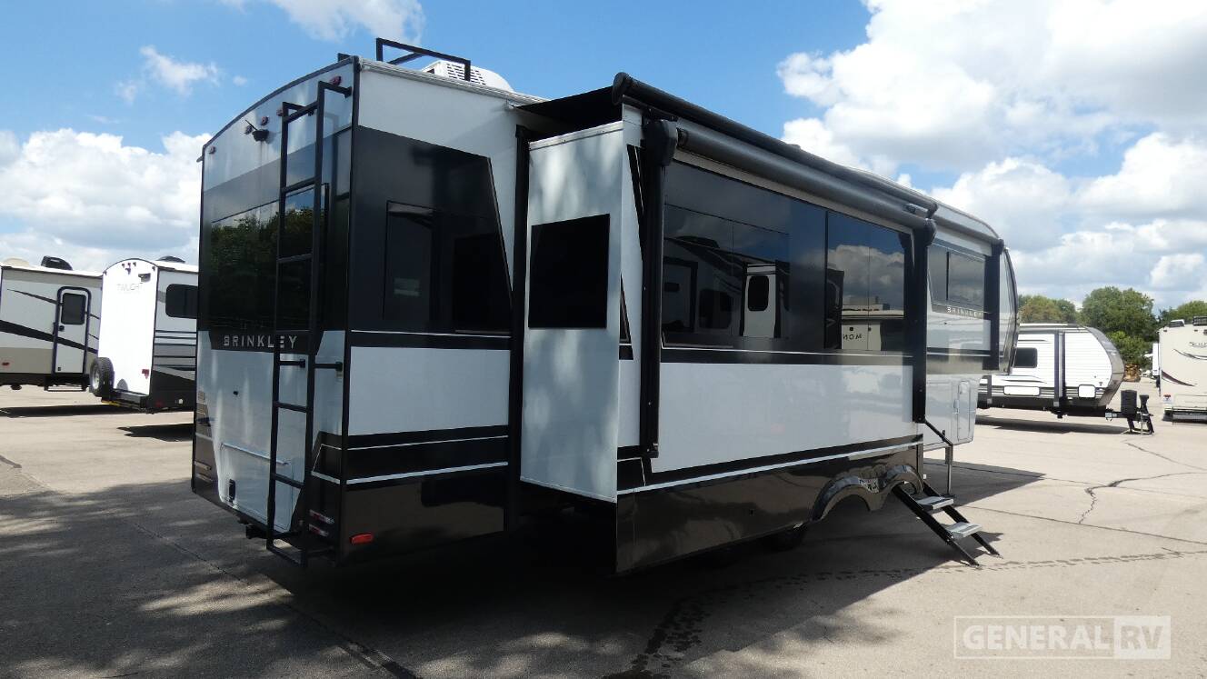 A photo of this 2025 Brinkley MODEL Z 3100