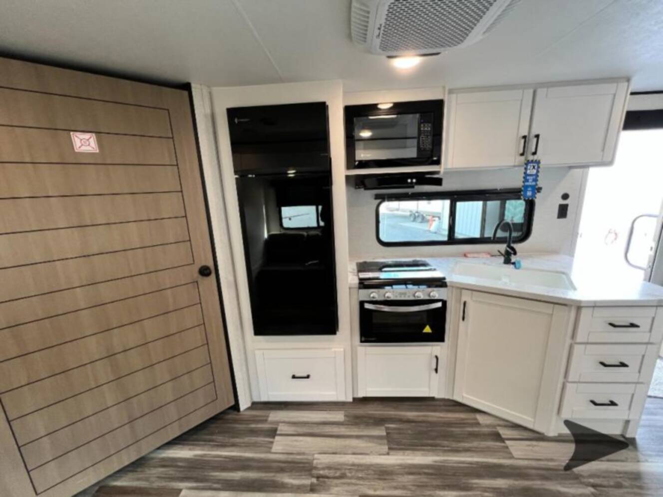 A photo of this 2026 Jayco Jay Flight SLX 263BHSW