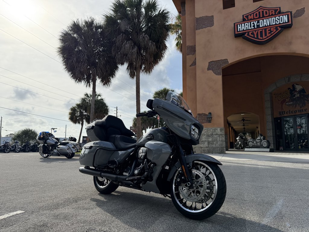 2026 Harley-Davidson Street Glide Limited Dark Billiard Gray Black Finish LIMITED in Stuart, FL
