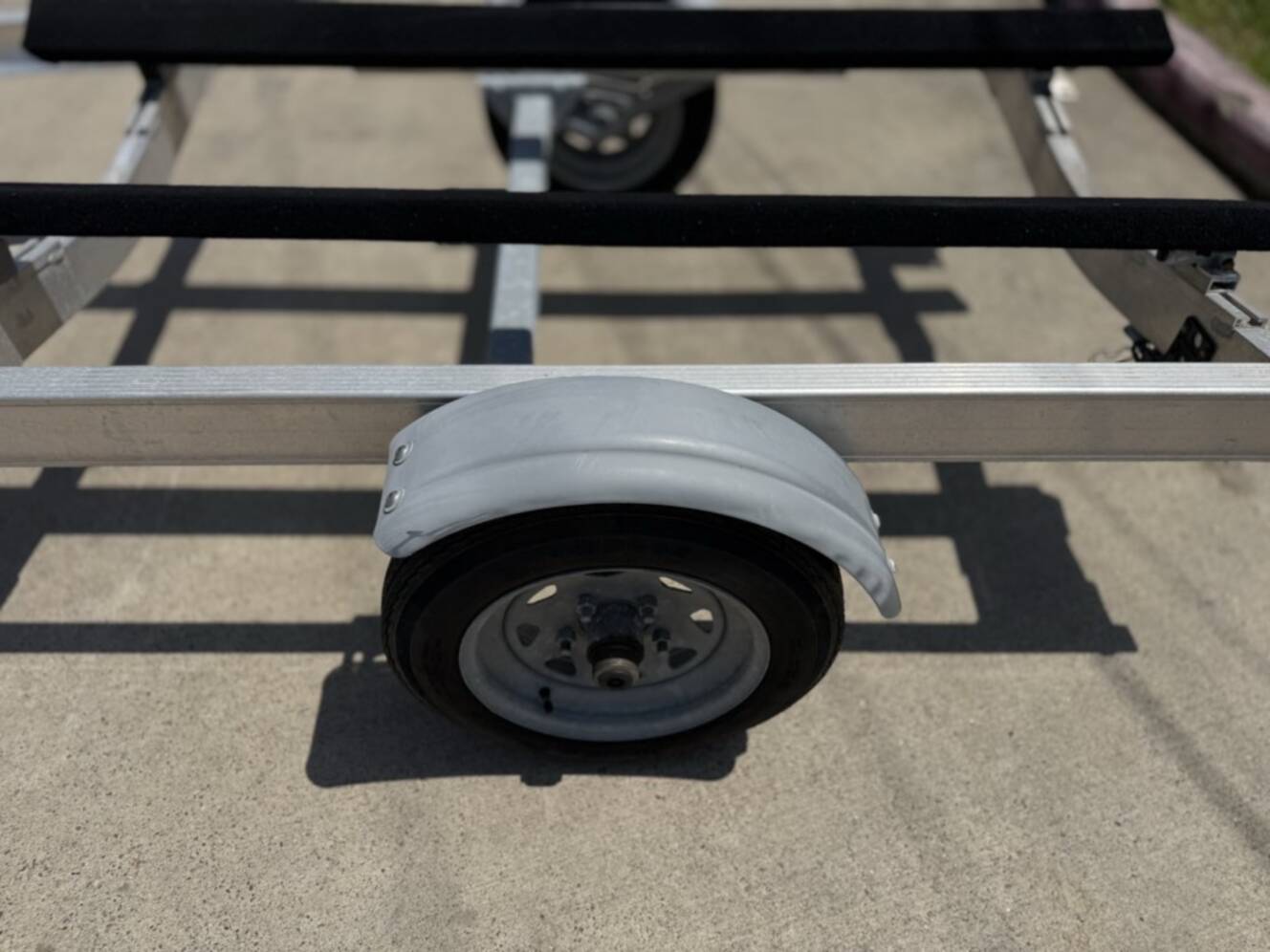 A photo of this 2021 Karavan Trailers, Inc. TRAILER SEADOO MOVE I XL1250 A 21
