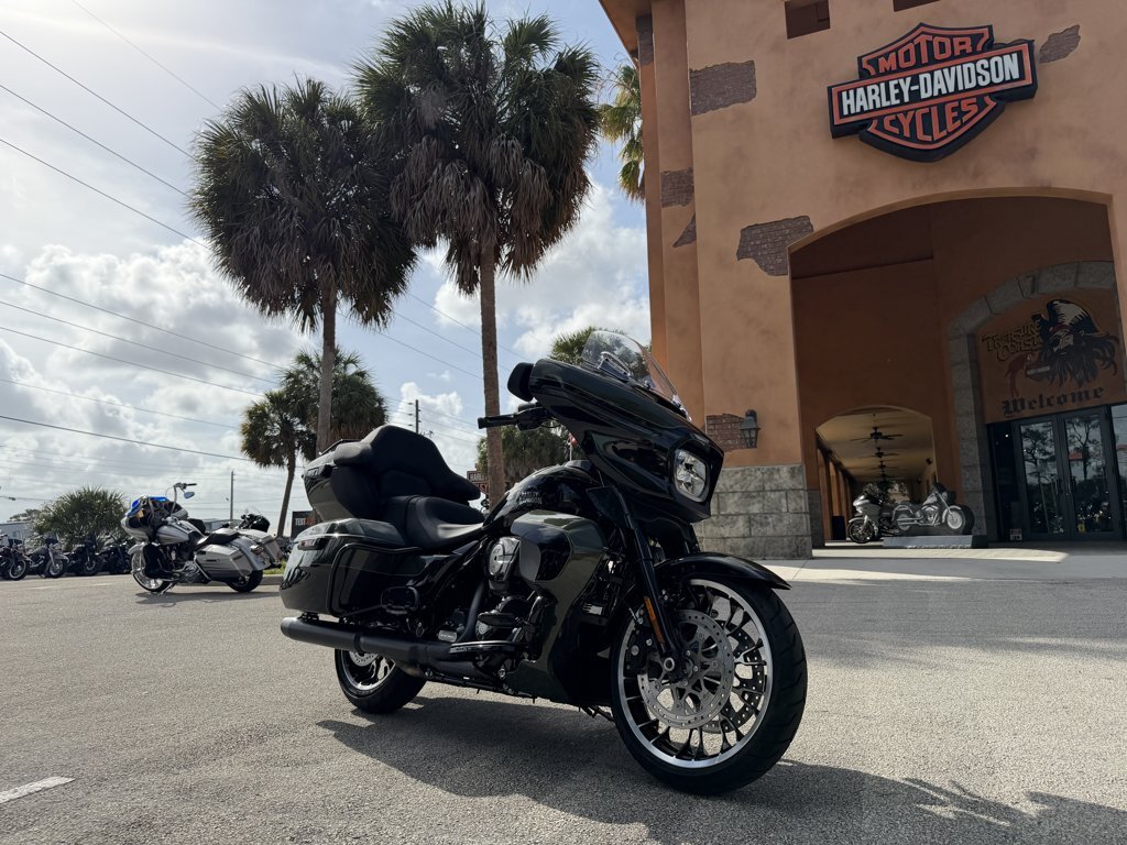 2026 Harley-Davidson Street Glide Limited TwoTone Olive Steel Metallic Viv LIMITED in Stuart, FL