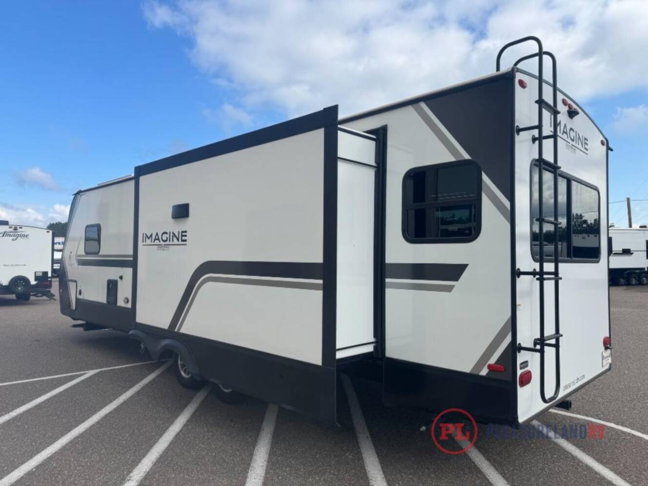A photo of this 2025 Grand Design Imagine 2970RL