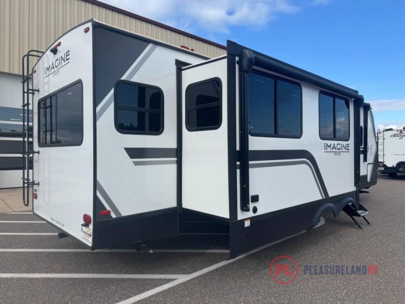 A photo of this 2025 Grand Design Imagine 2970RL