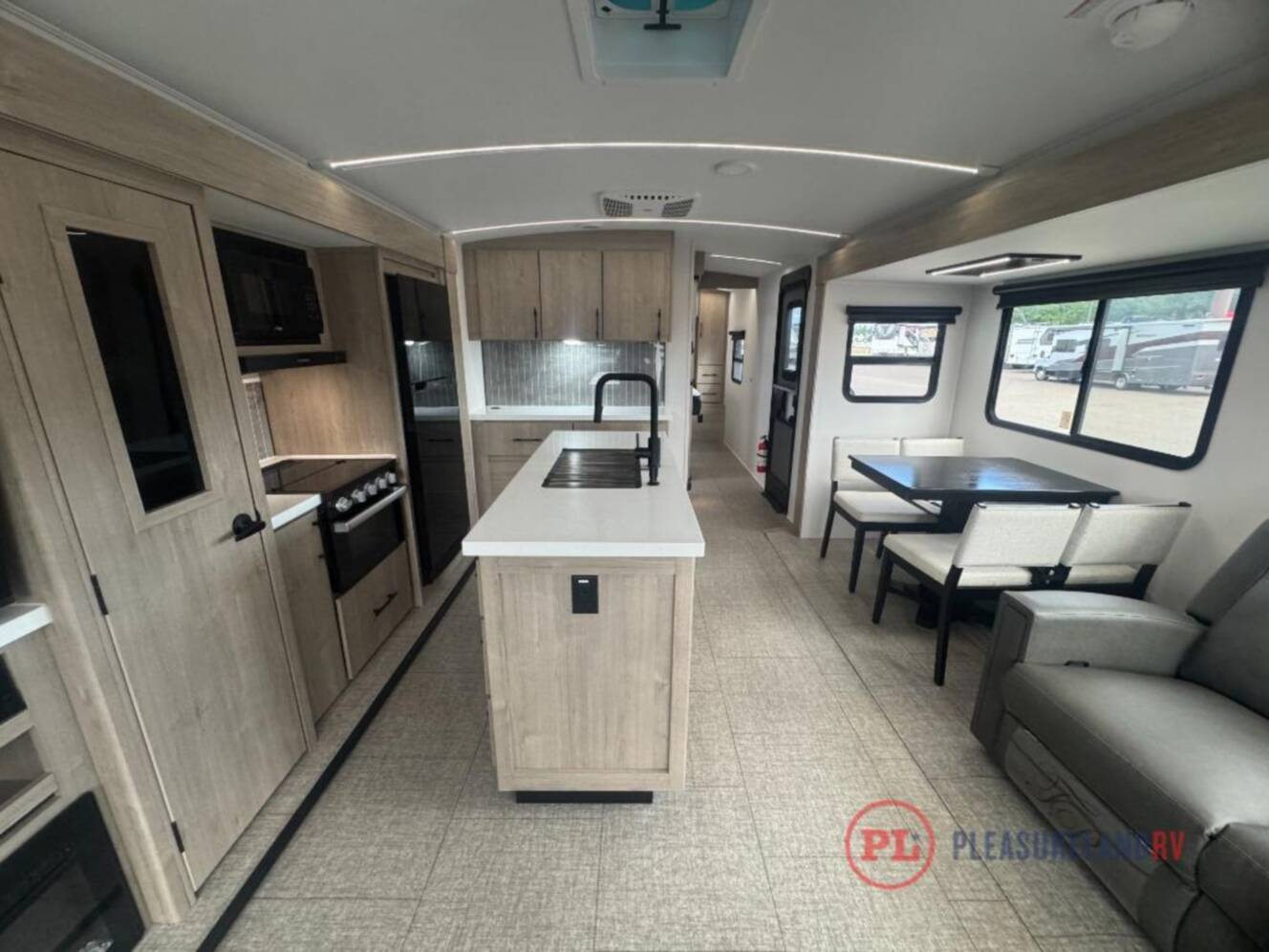 A photo of this 2025 Grand Design Imagine 2970RL