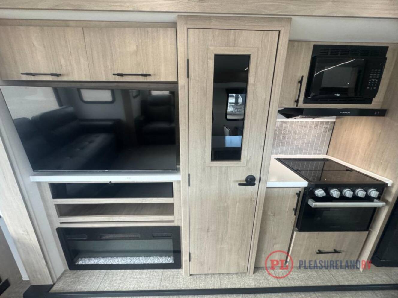 A photo of this 2025 Grand Design Imagine 2970RL