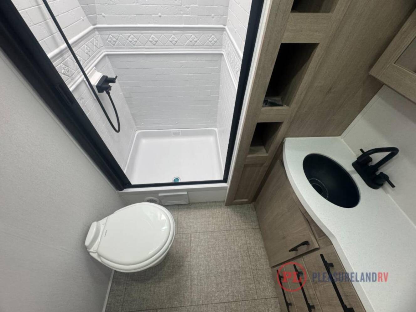 A photo of this 2025 Grand Design Imagine 2970RL