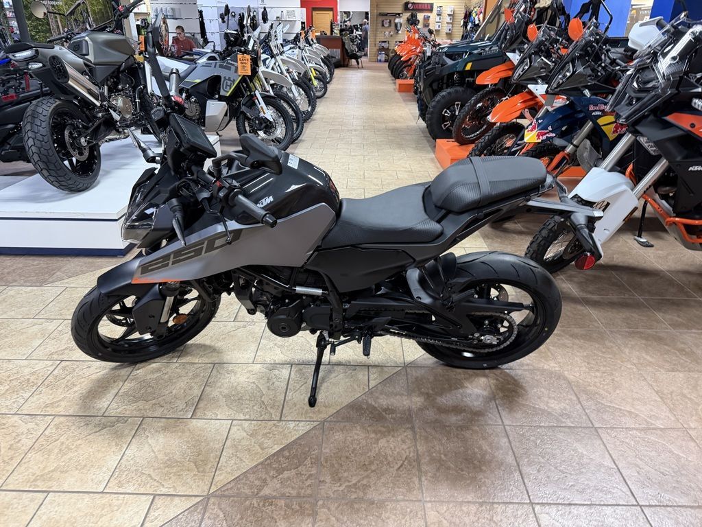 2026 KTM 250 Duke 250 in Altus, OK