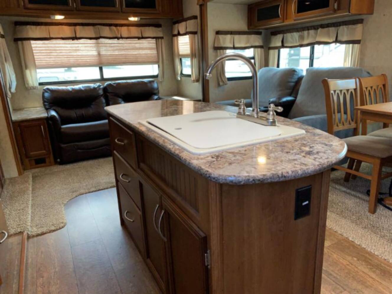 A photo of this 2016 Prime Time Crusader Lite 29RS