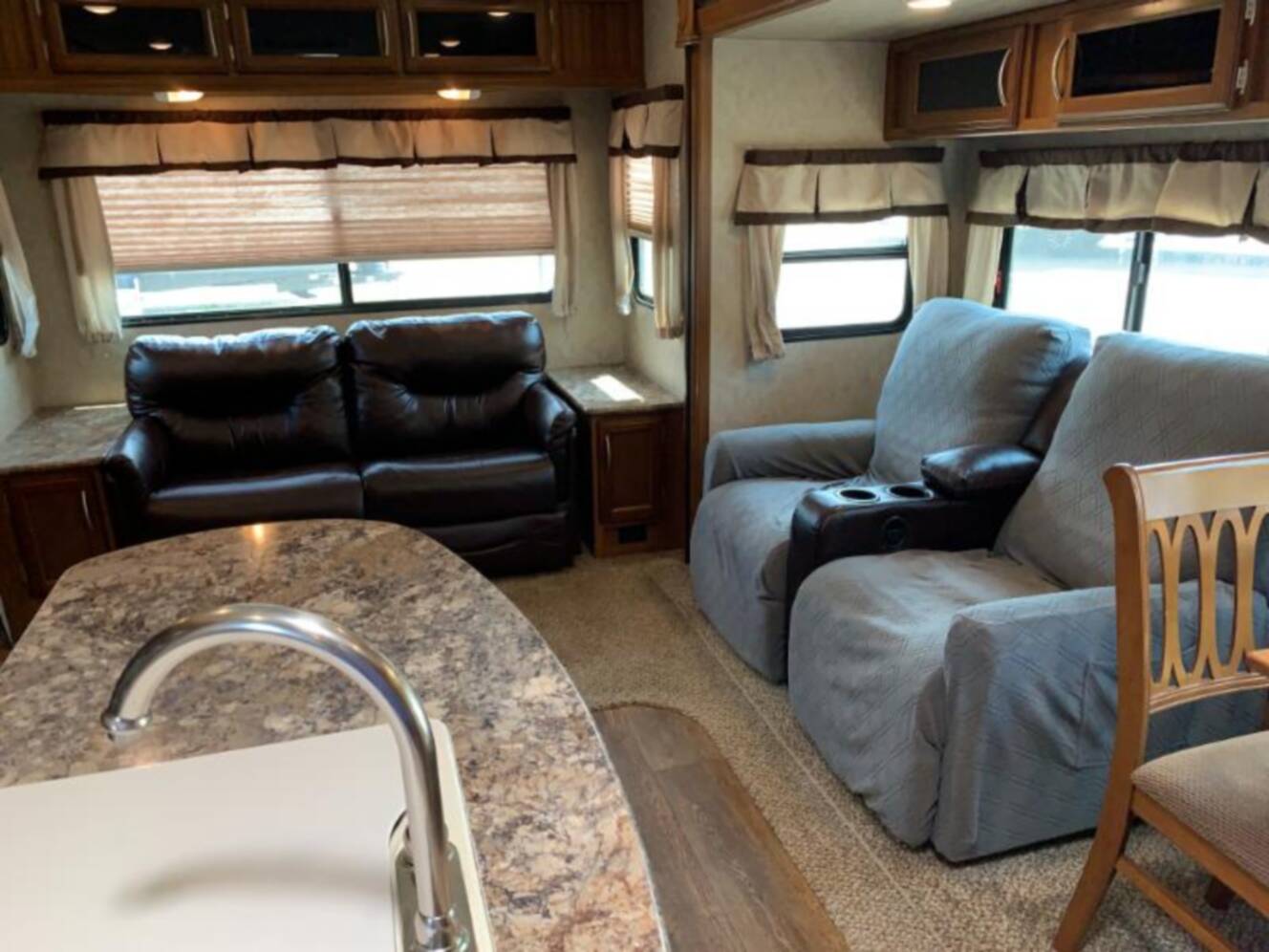 A photo of this 2016 Prime Time Crusader Lite 29RS