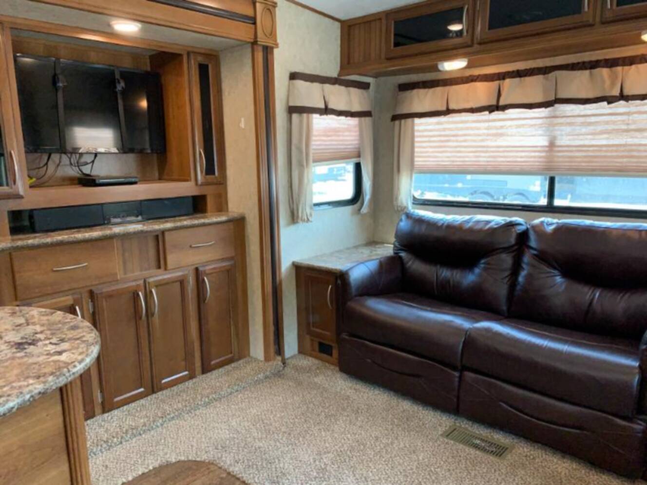 A photo of this 2016 Prime Time Crusader Lite 29RS