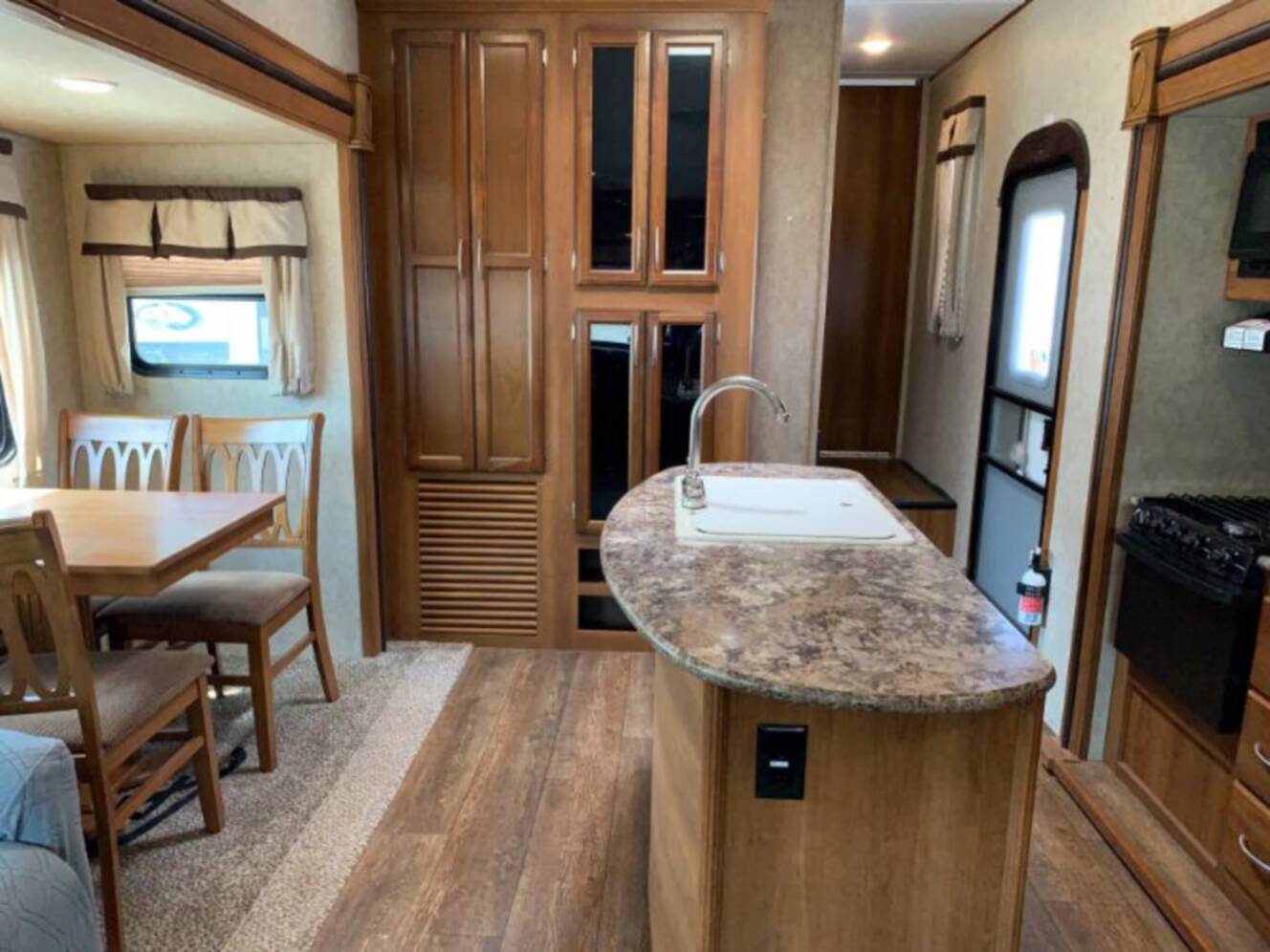 A photo of this 2016 Prime Time Crusader Lite 29RS