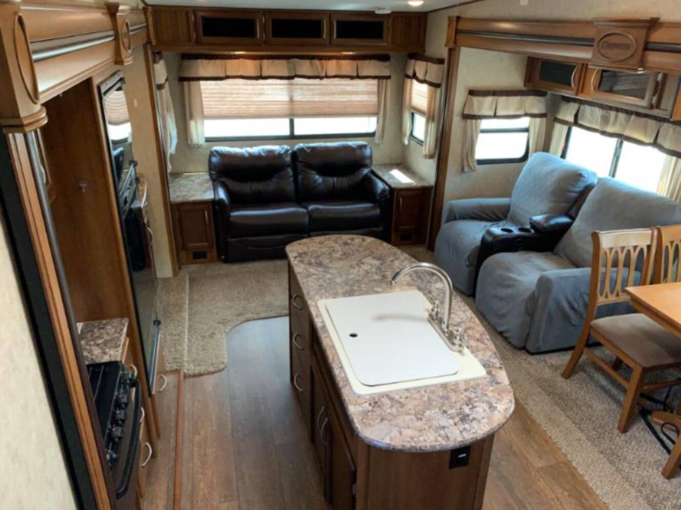 A photo of this 2016 Prime Time Crusader Lite 29RS