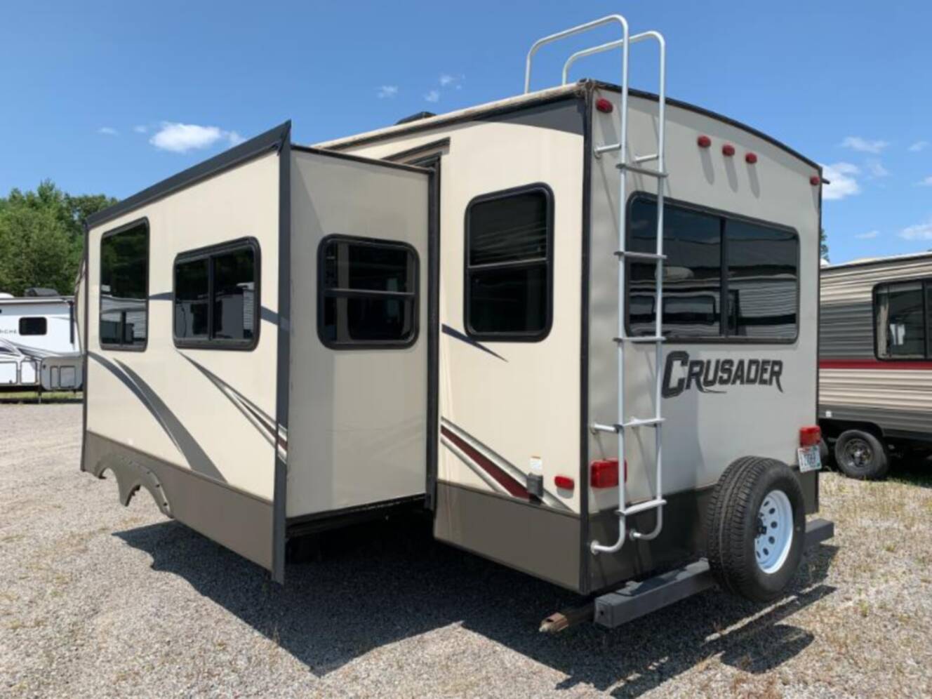 A photo of this 2016 Prime Time Crusader Lite 29RS