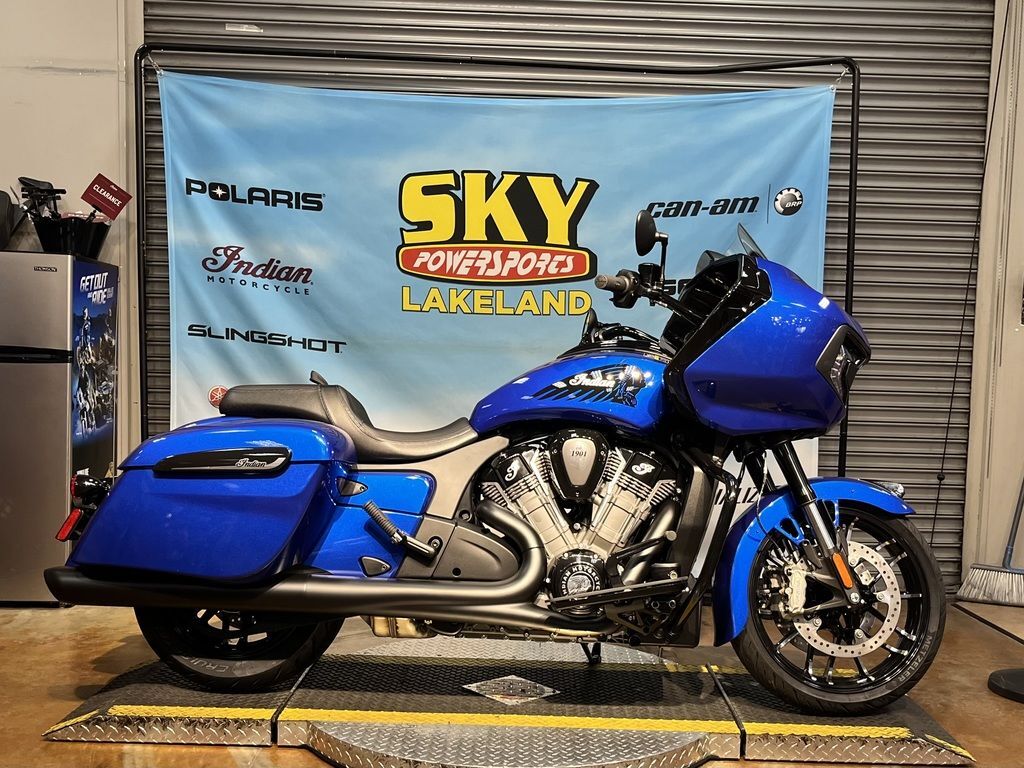 2026 Indian Motorcycle® Challenger® Dark Horse® Deep Blue Metallic DARK HORSE in Lakeland, FL