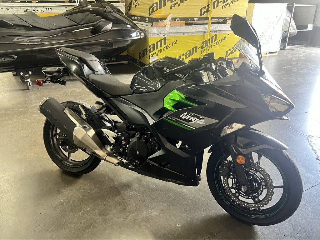 2023 Kawasaki Ninja® 400 Matrix Camo Gray/Metallic Matte Carbon Gray KRT EDITION in Beaumont, TX