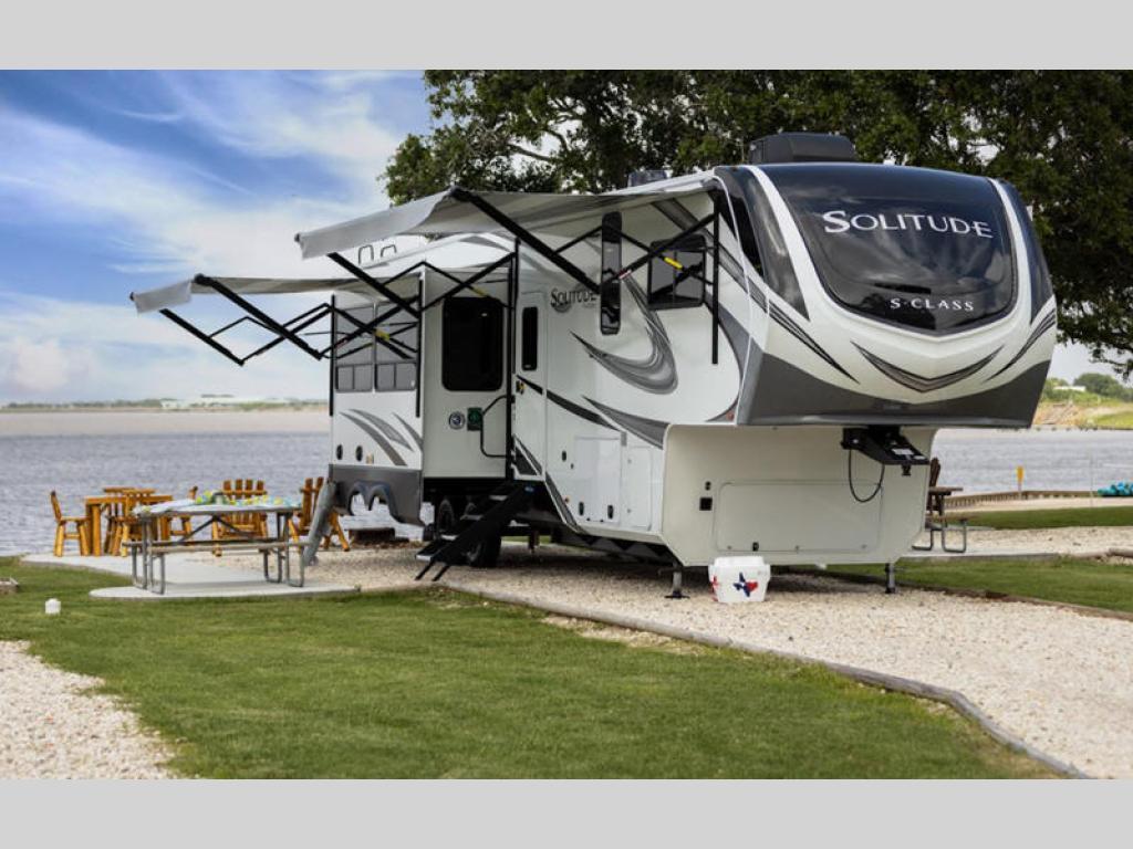 2022 Grand Design Solitude S-Class 3330RE in katy TX