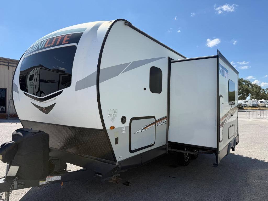 2022 Forest River Rv Rockwood Mini Lite 2104S in georgetown TX