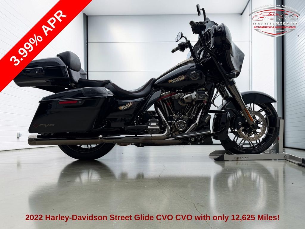 2022 Harley-Davidson Street Glide CVO CVO in Blue Springs, MO
