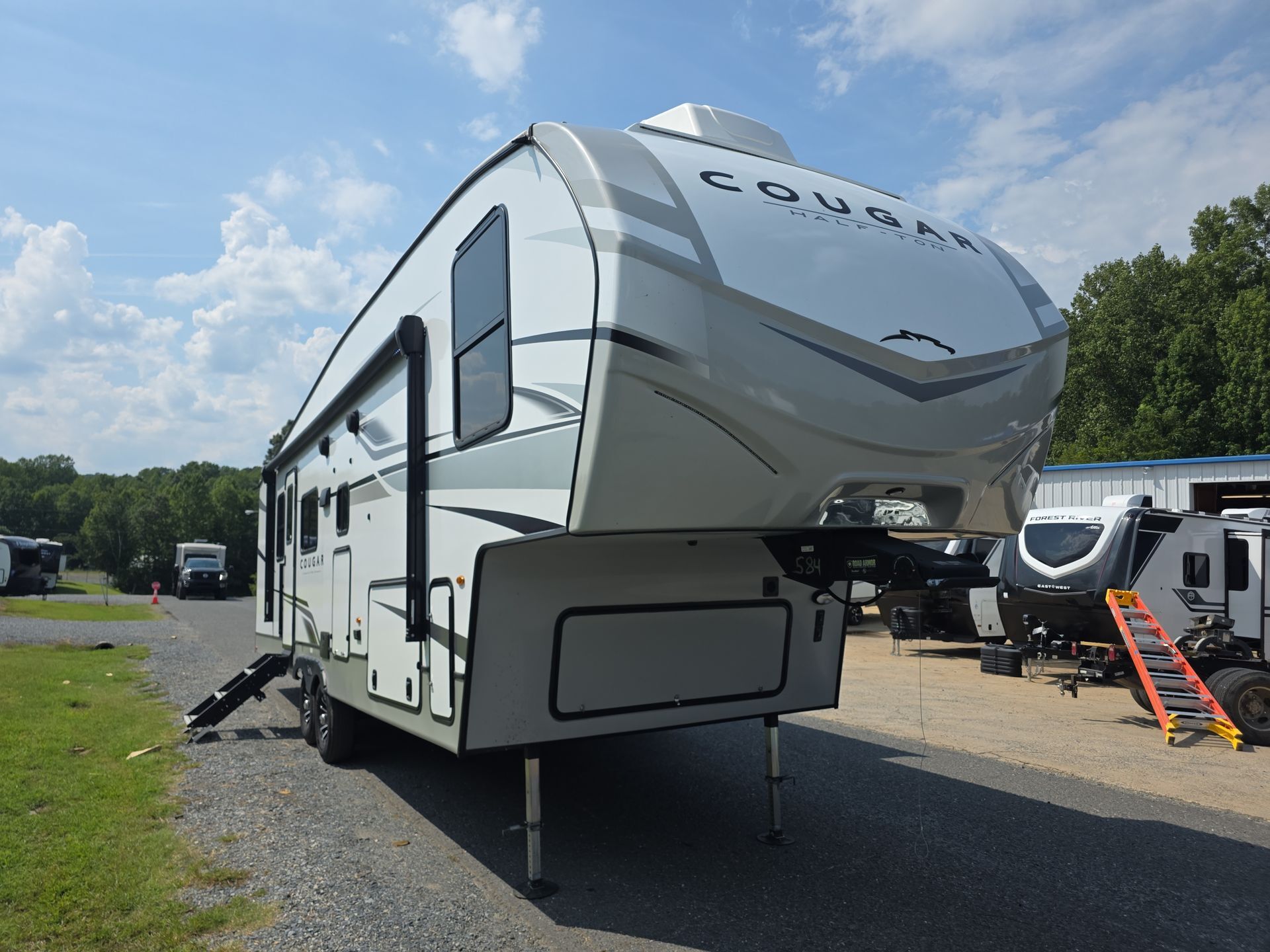 2023 Keystone Cougar Half-Ton 29BHL in franklinville NC