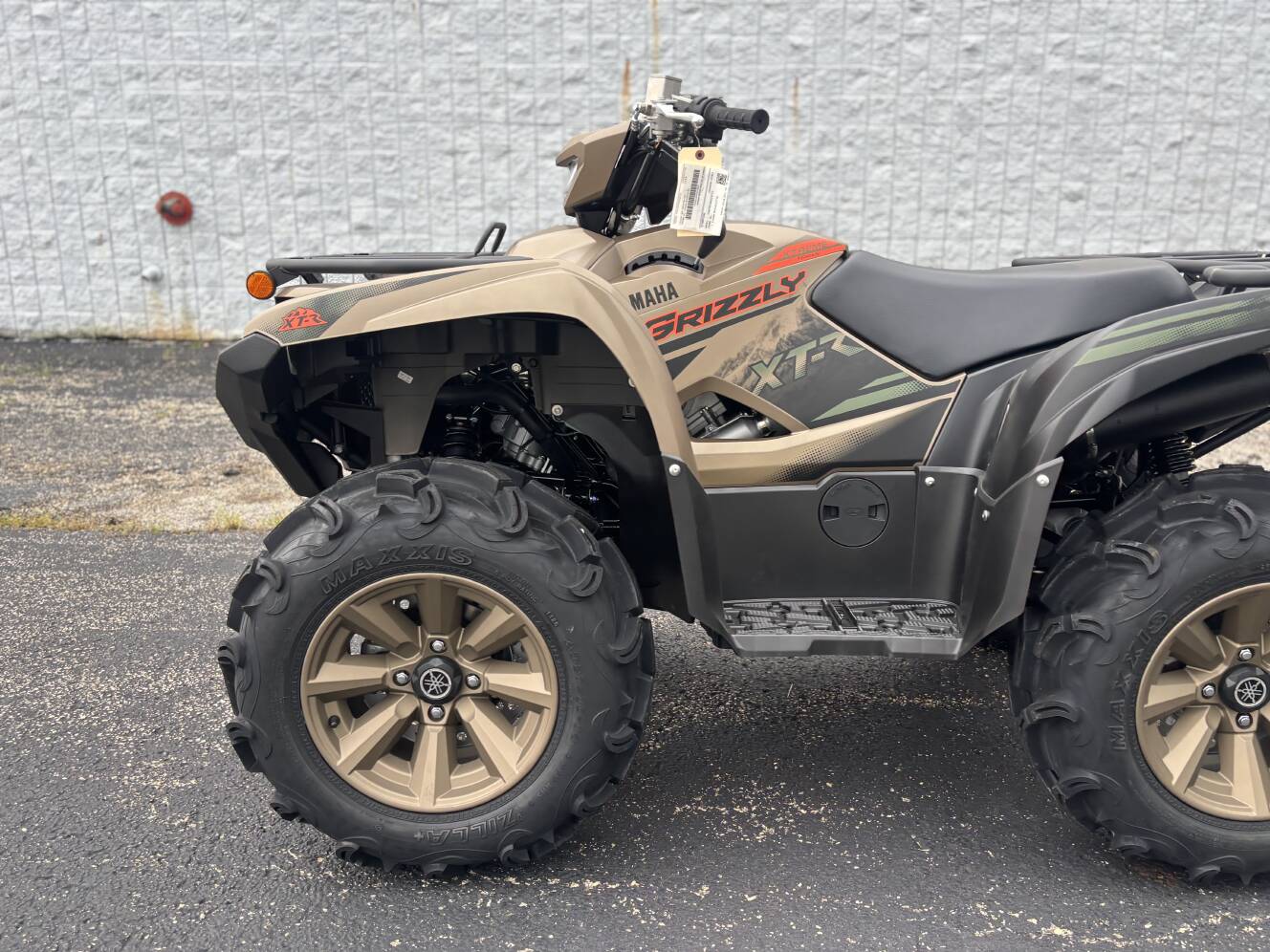 A photo of this 2027 Yamaha GRIZZLY EPS XT-R