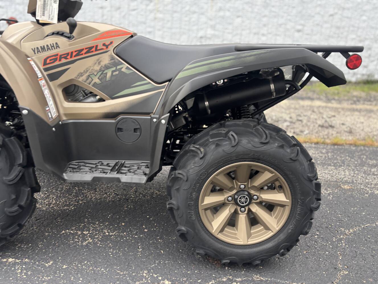 A photo of this 2027 Yamaha GRIZZLY EPS XT-R