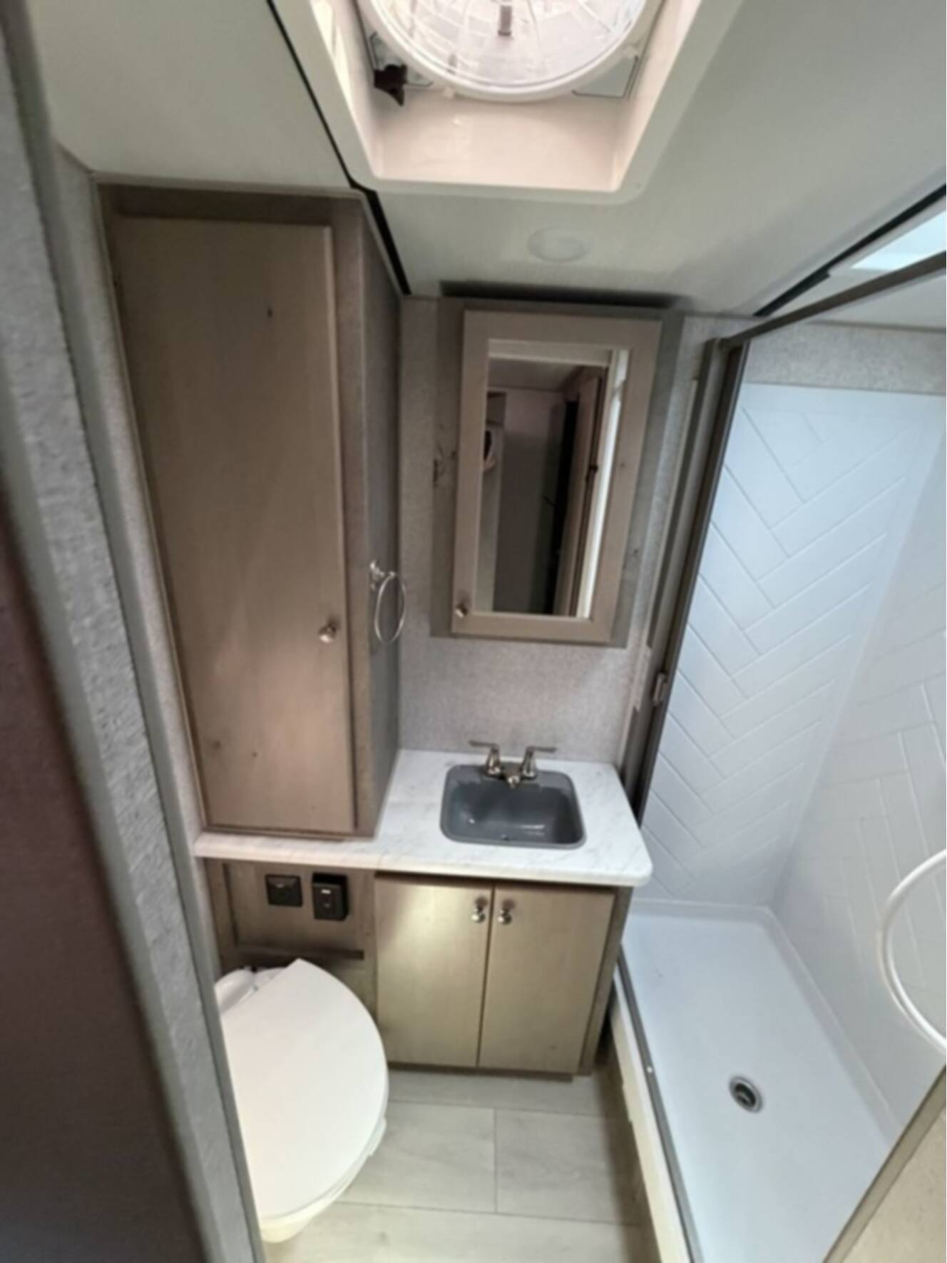 A photo of this 2027 Northwood Nash 18FM