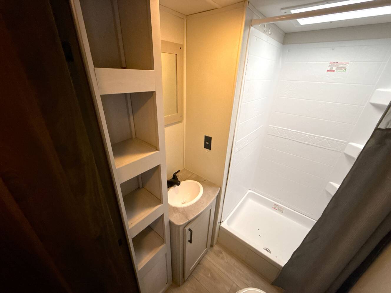 A photo of this 2024 Heartland PROWLER 315SBH