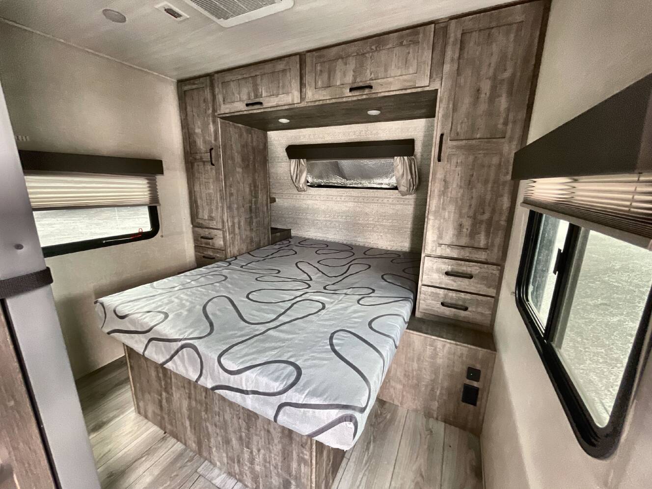 A photo of this 2023 Forest River SURVEYOR 276BHLE