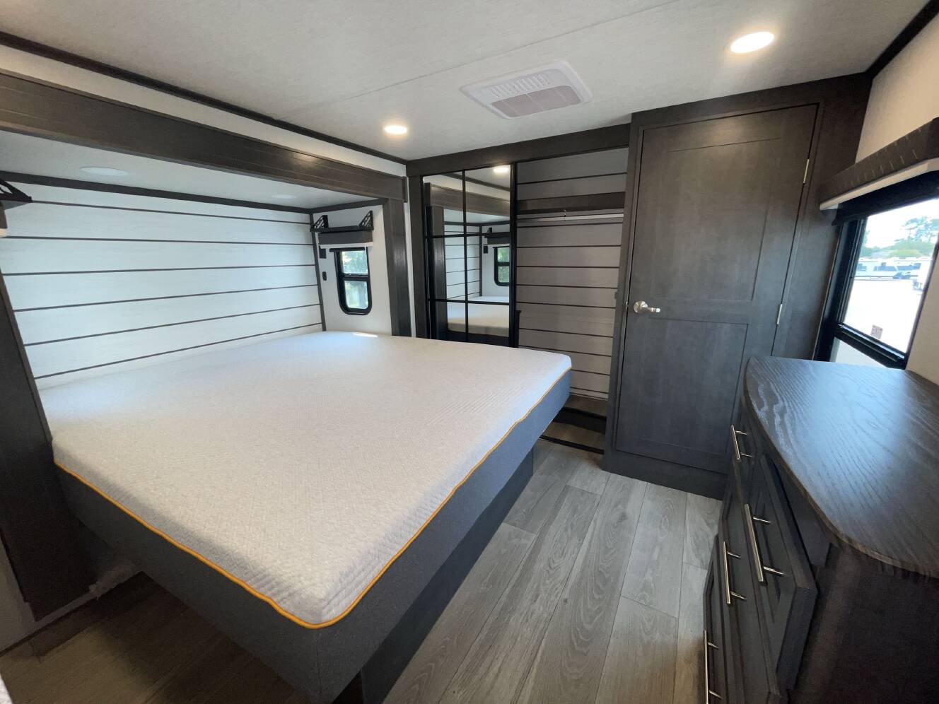 A photo of this 2025 Keystone COUGAR 360MBI