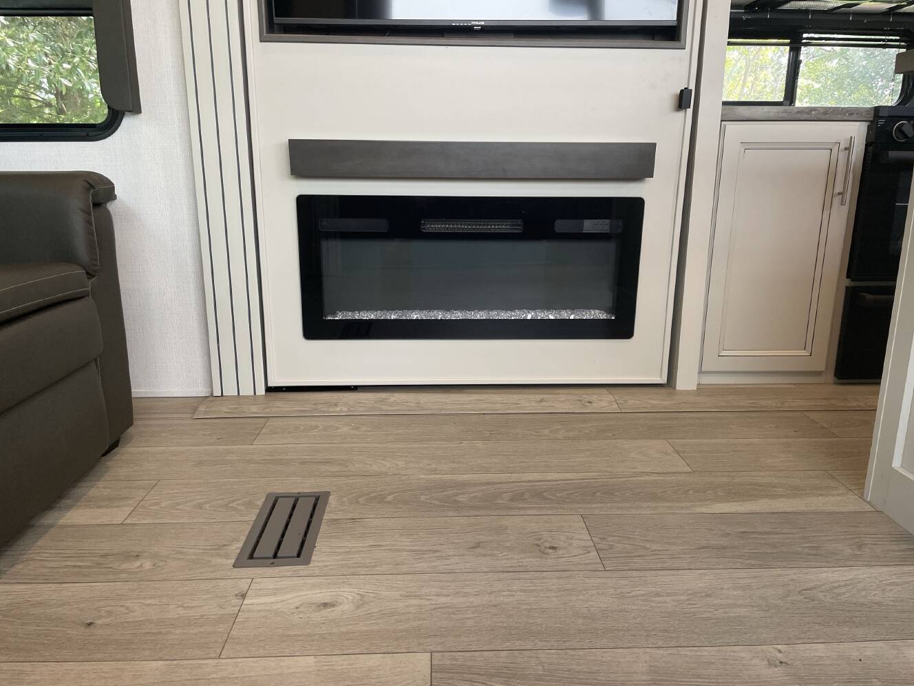 A photo of this 2025 Keystone COUGAR 360MBI
