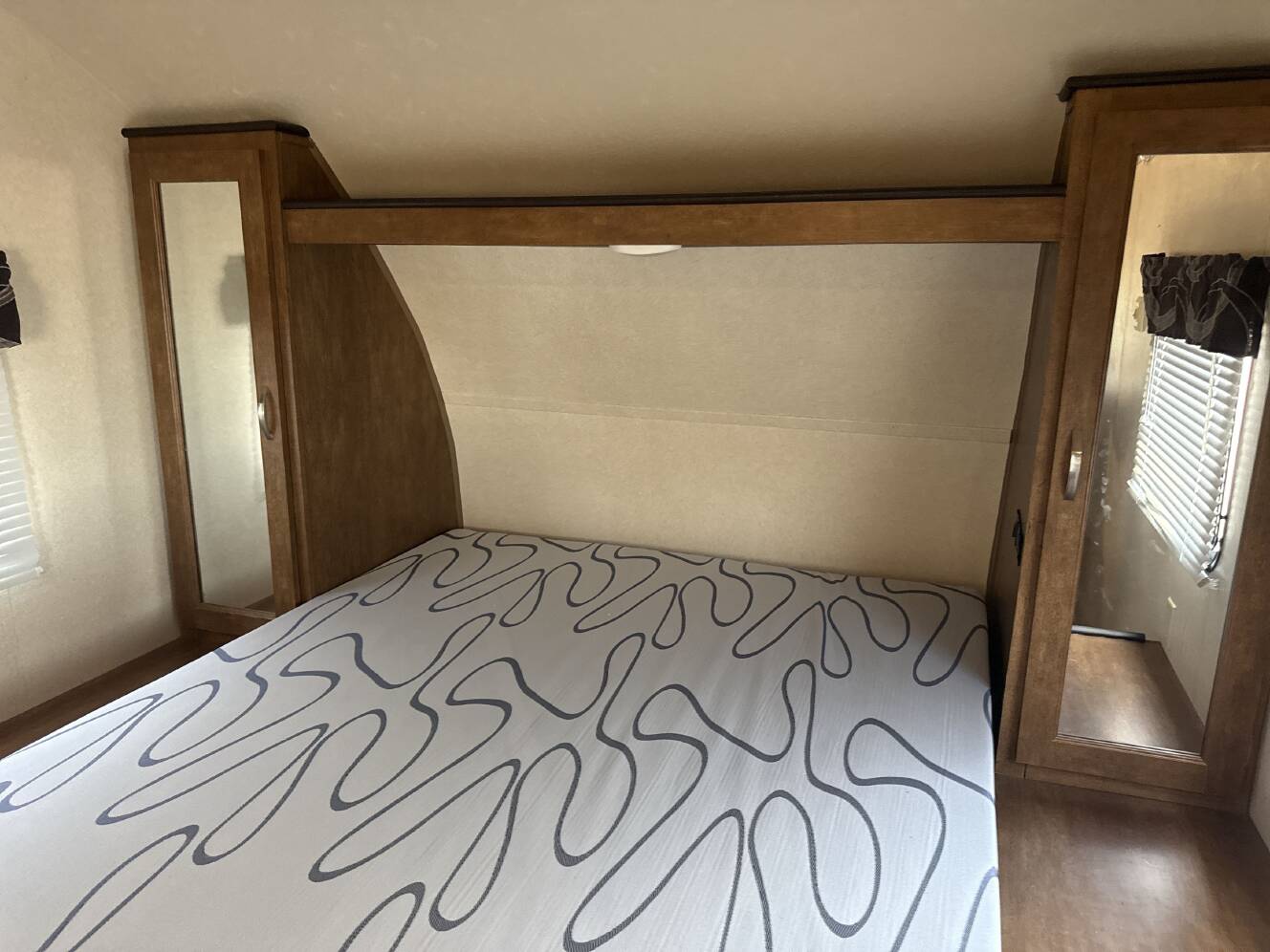 A photo of this 2018 Forest River SALEM CRUISE LITE 261BHXL