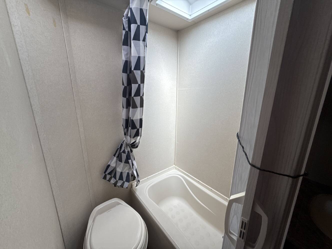 A photo of this 2018 Forest River SALEM CRUISE LITE 261BHXL