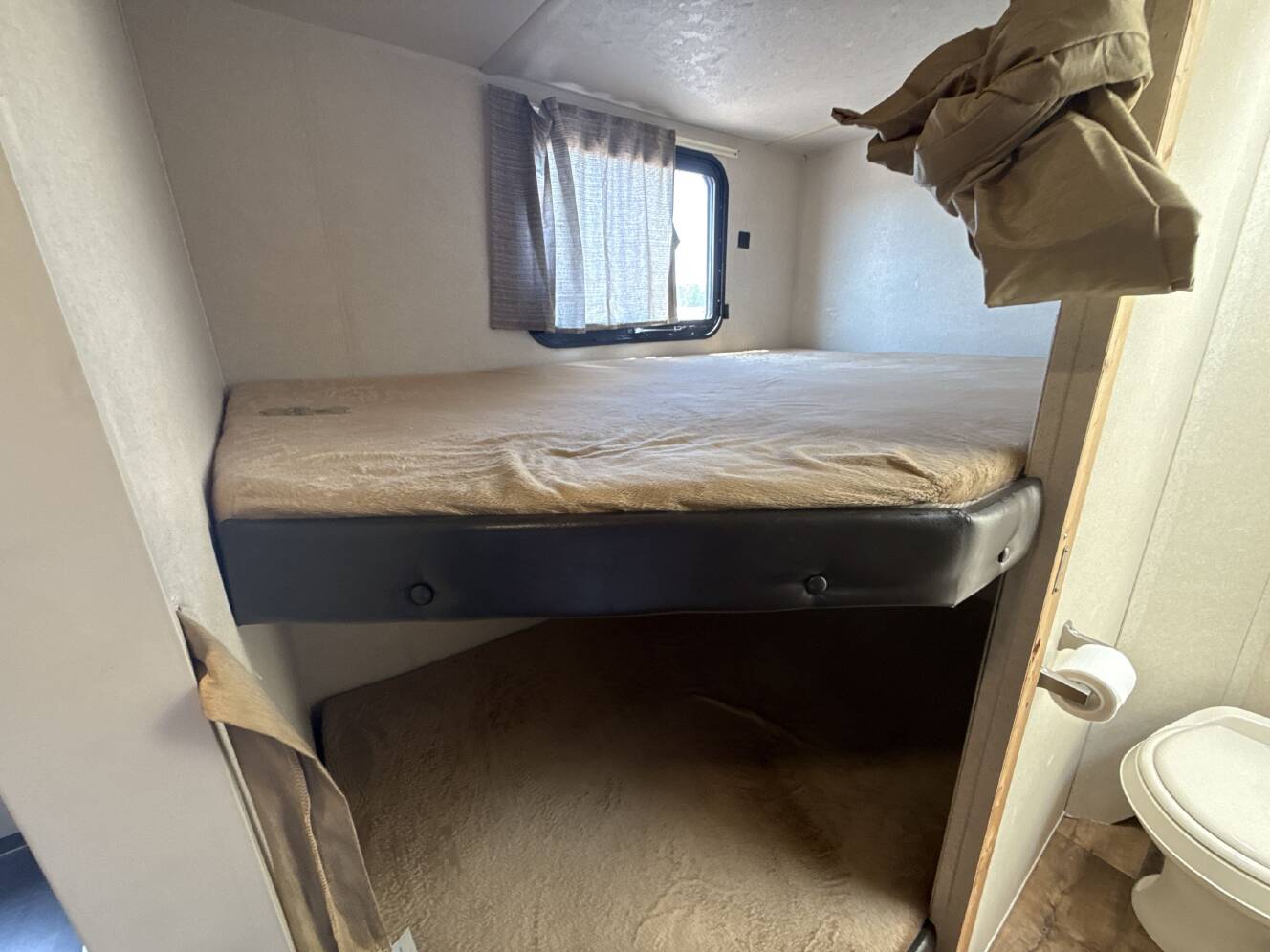 A photo of this 2018 Forest River SALEM CRUISE LITE 261BHXL