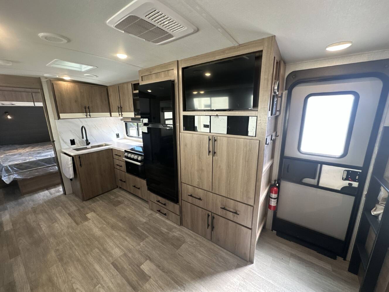A photo of this 2023 Grand Design IMAGINE 2800BH