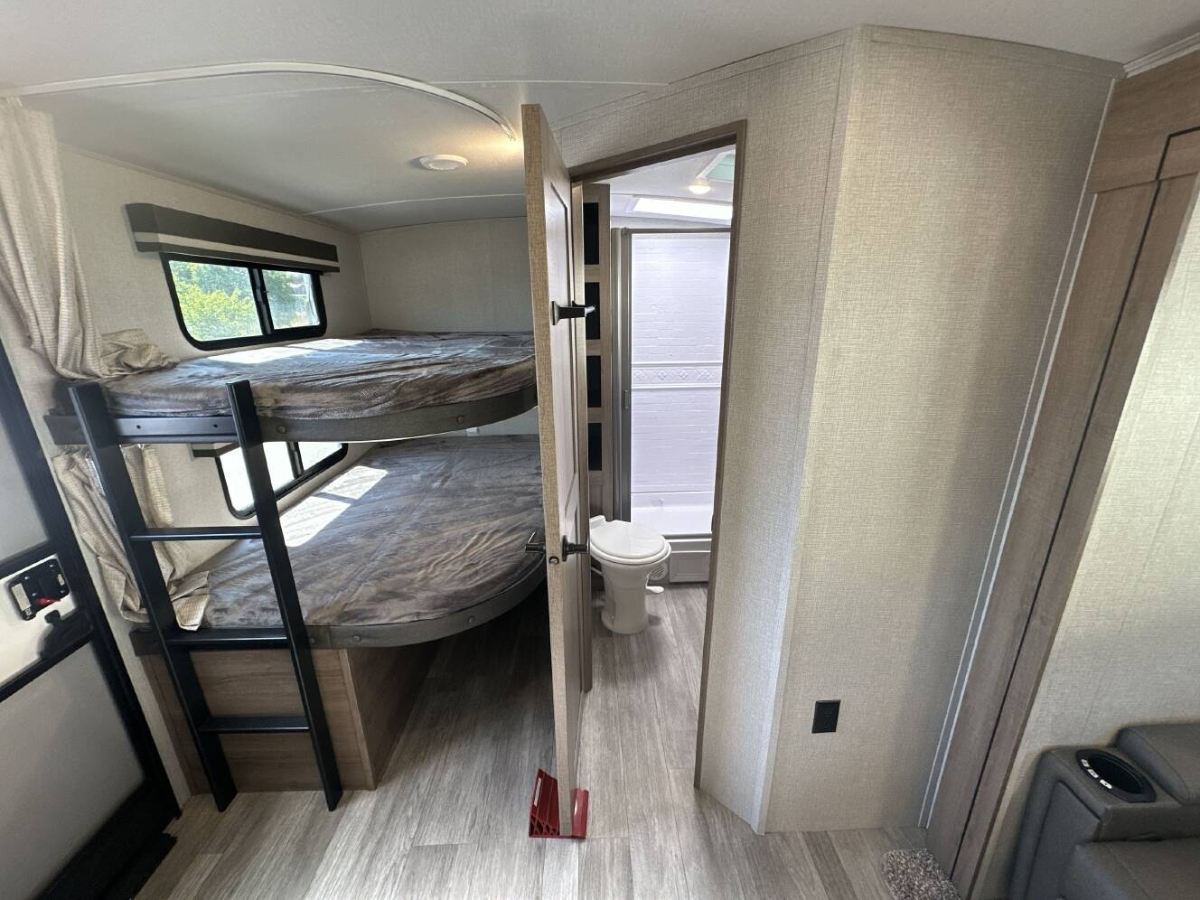 A photo of this 2023 Grand Design IMAGINE 2800BH