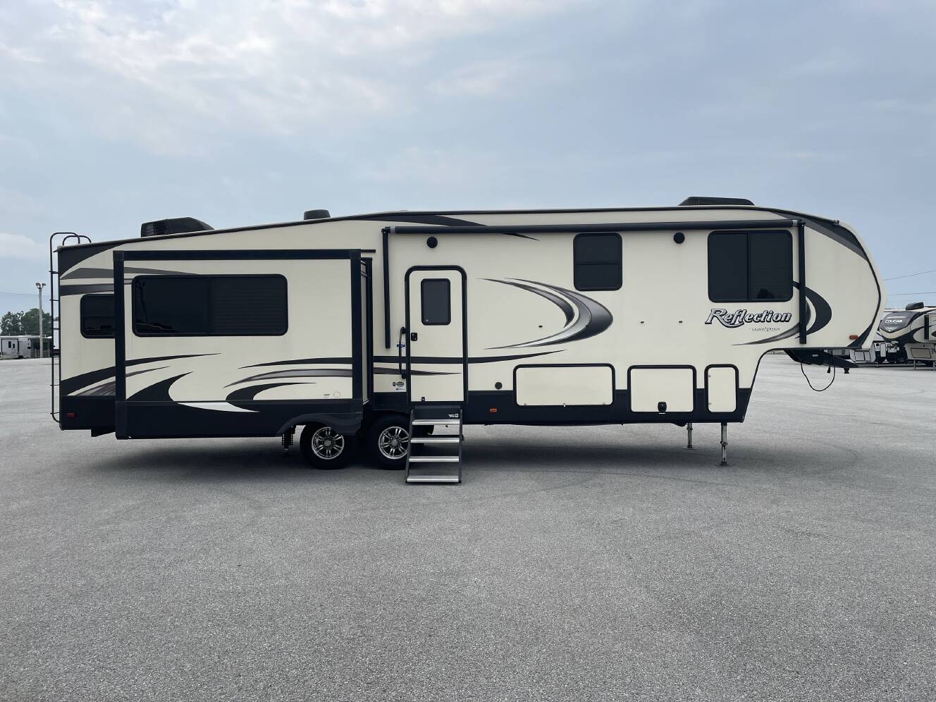 A photo of this 2019 Grand Design REFLECTION 31MB