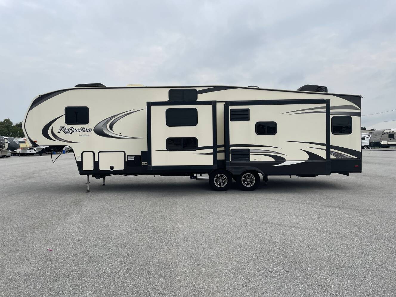 A photo of this 2019 Grand Design REFLECTION 31MB