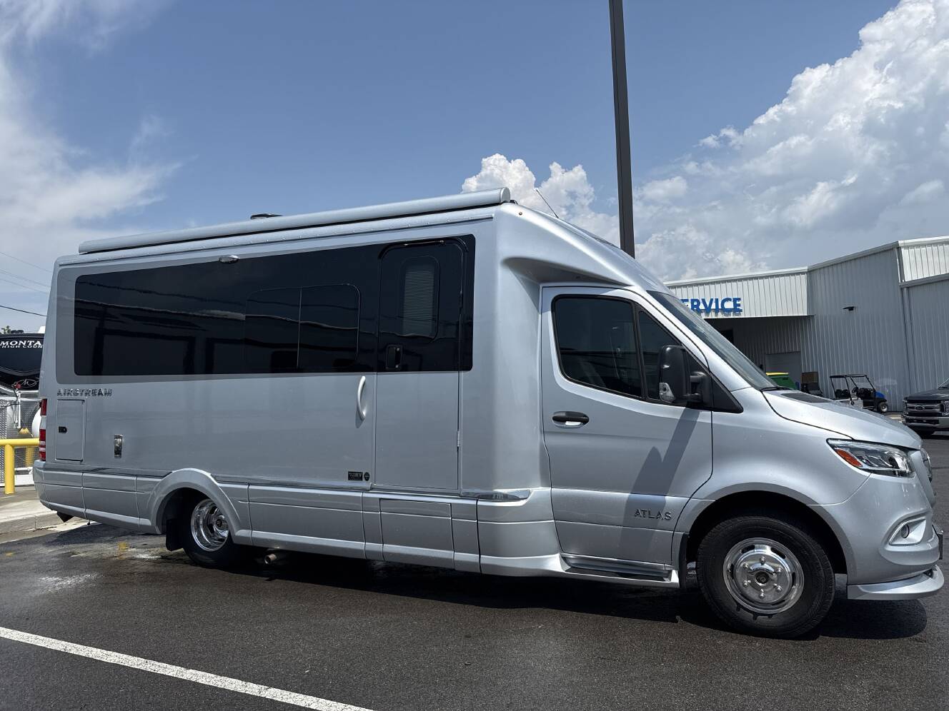 A photo of this 2021 Airstream ATLAS MURPHY SUITE