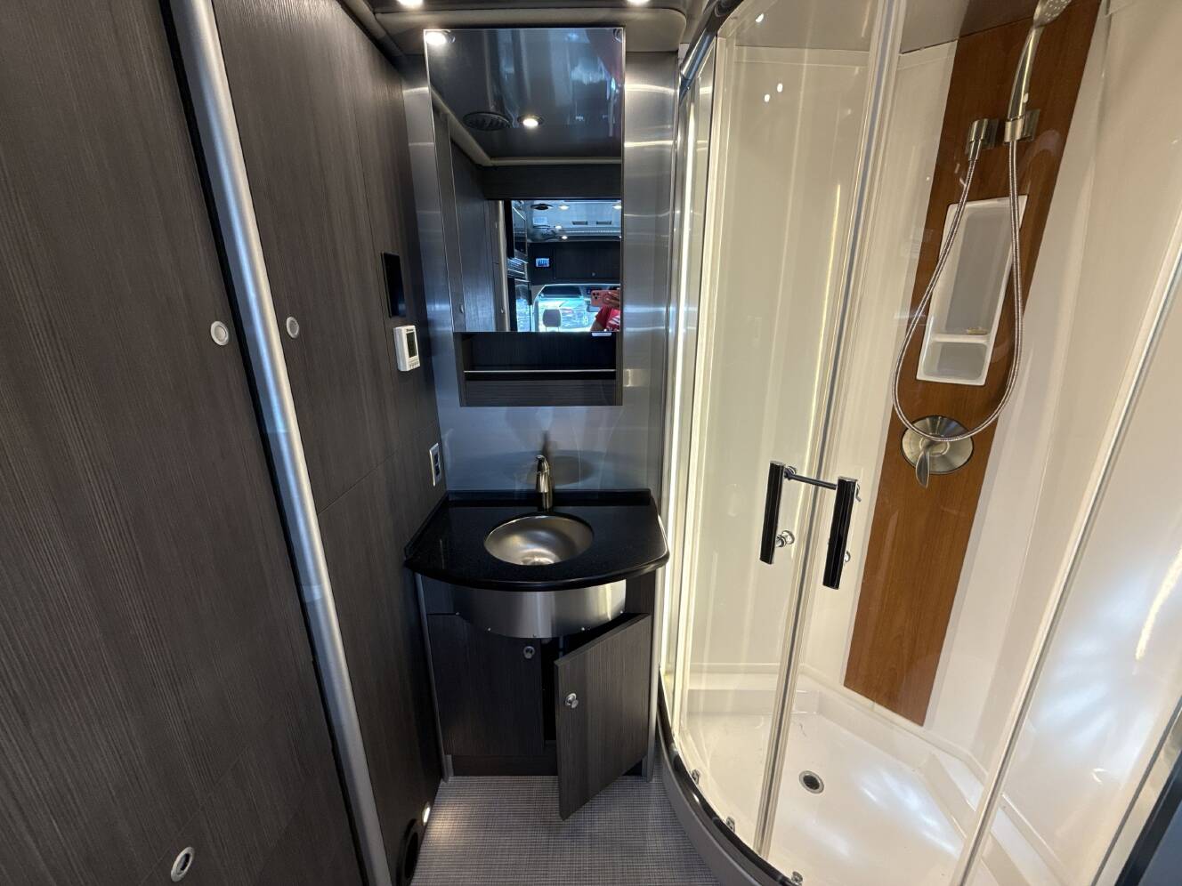 A photo of this 2021 Airstream ATLAS MURPHY SUITE