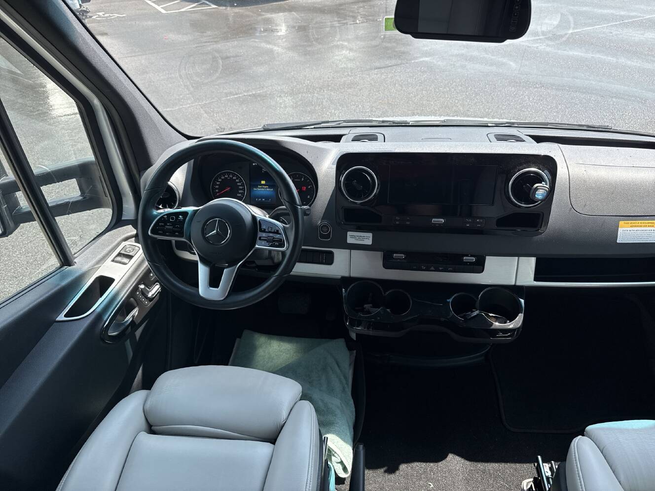 A photo of this 2021 Airstream ATLAS MURPHY SUITE