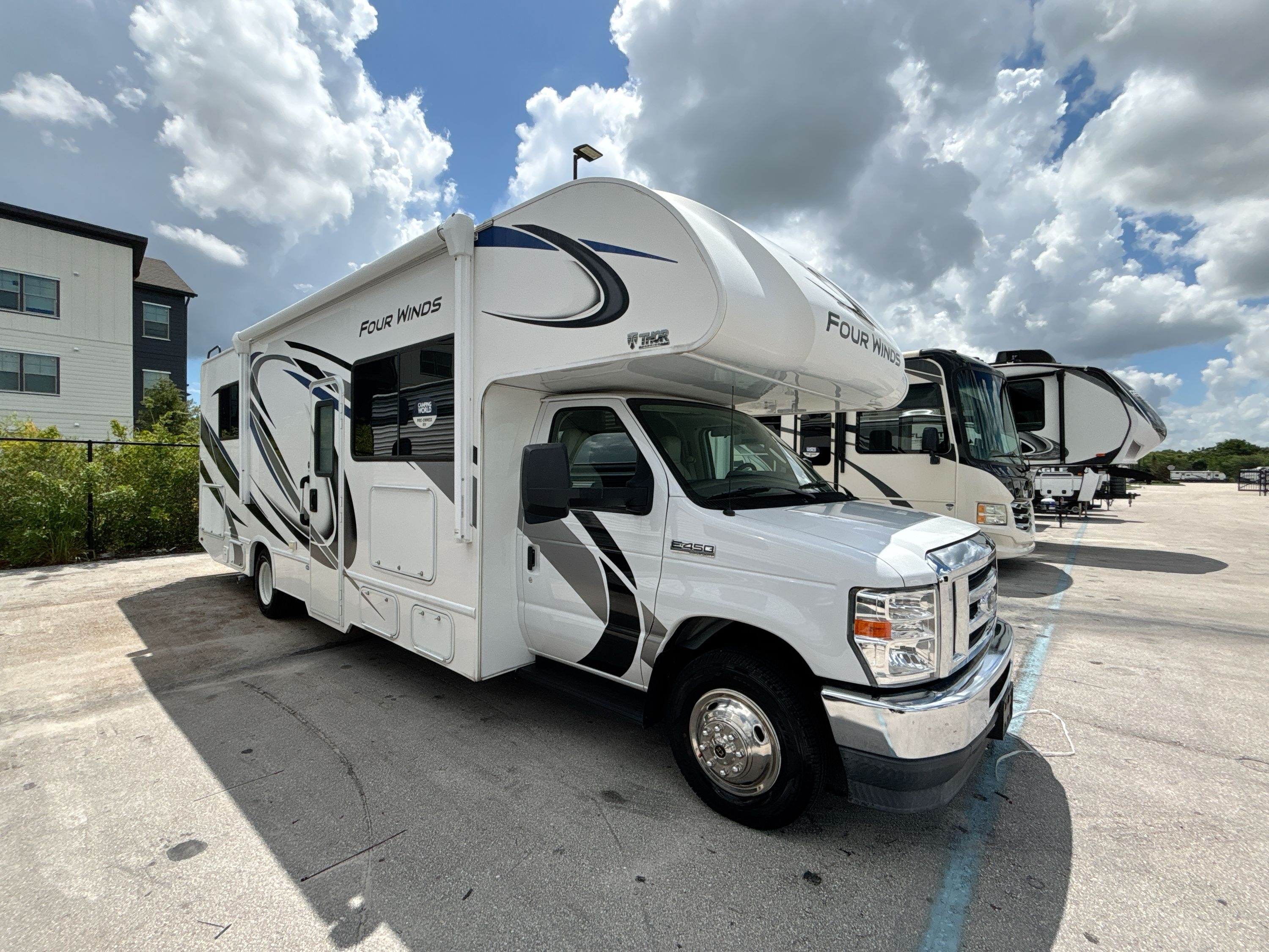 2021 Thor FOUR WINDS 28Z RV