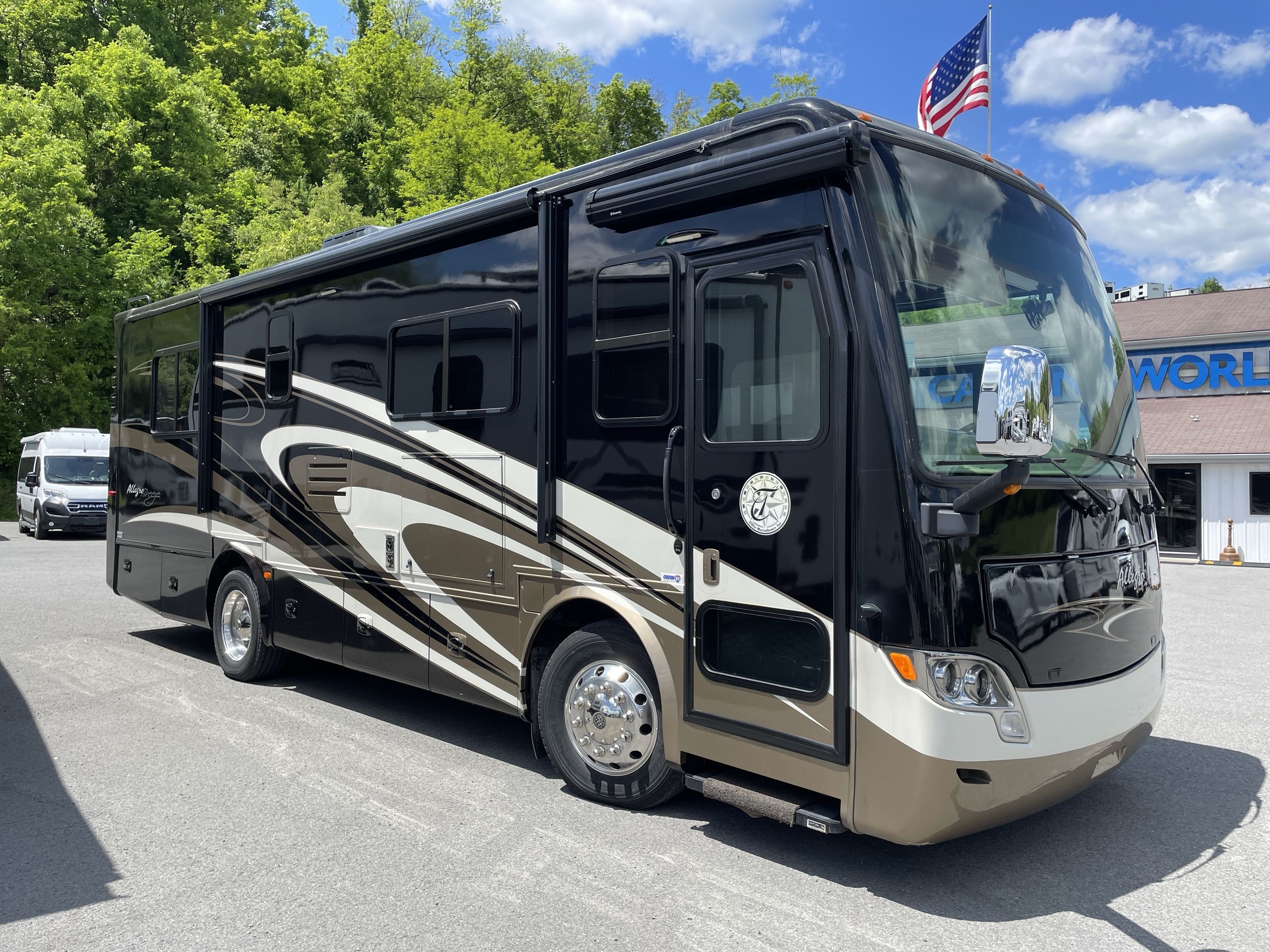 2015 Tiffin ALEGRO BREEZE 28BR RV