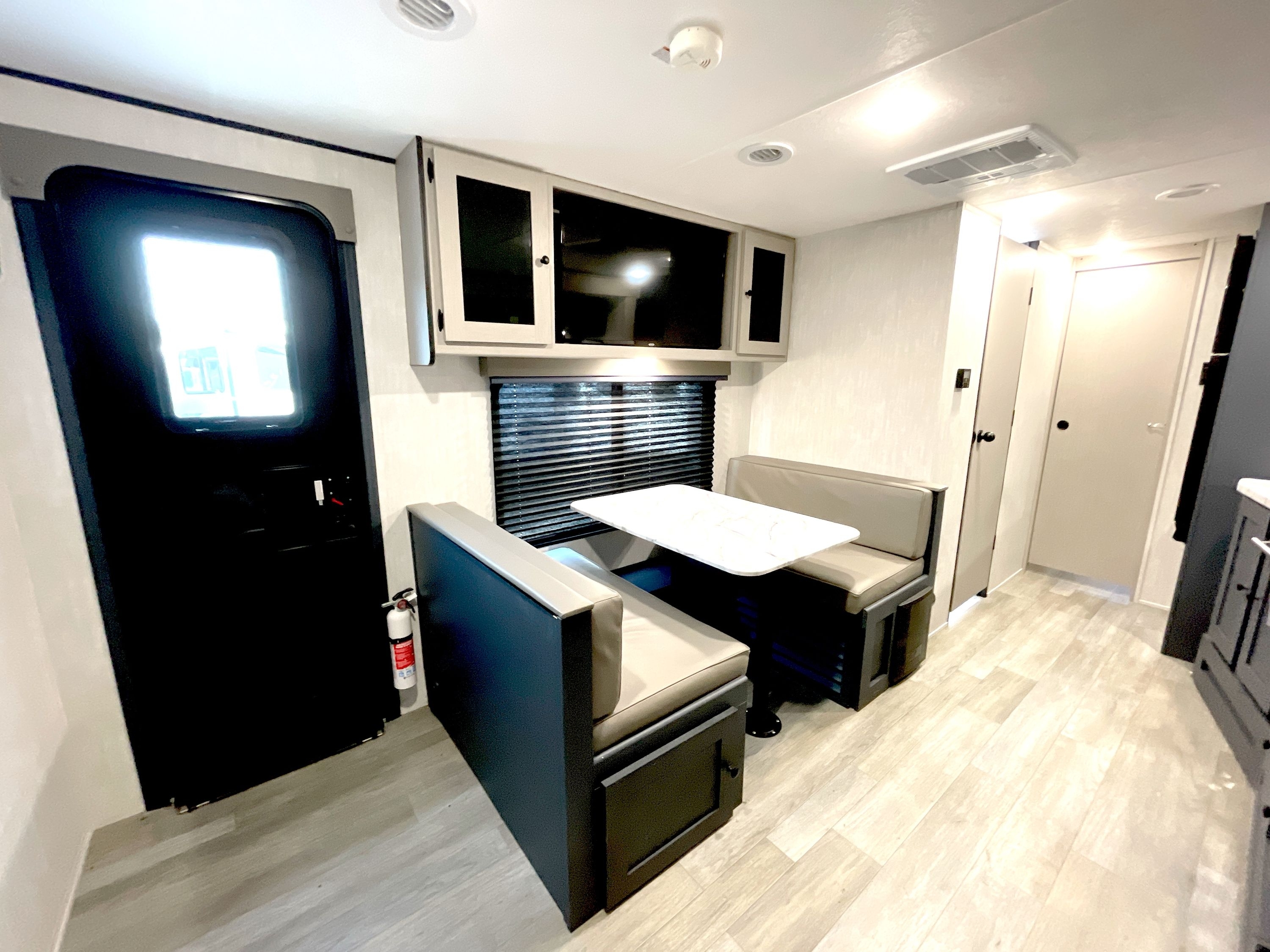 2025 Coachmen APEX ULTRA-LITE 300BHS in harrisburg PA