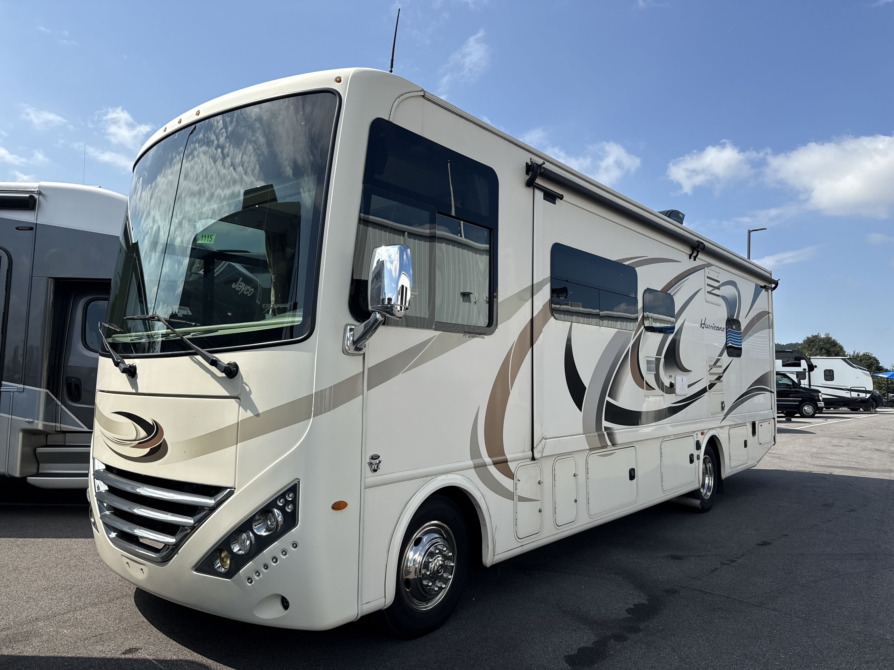 2018 Thor HURRICANE 29M RV