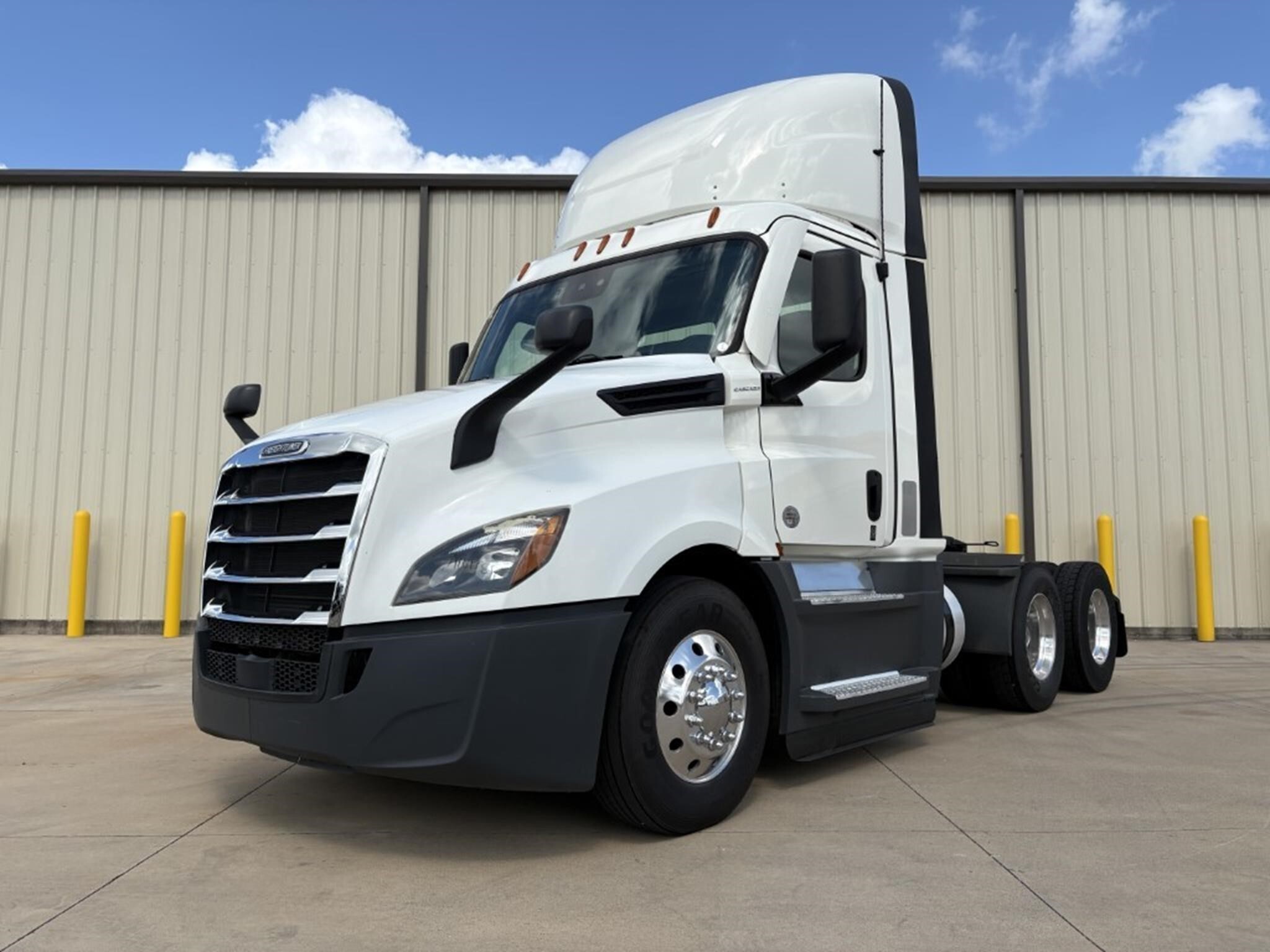 2021 FREIGHTLINER CASCADIA 126 in Bryan, TX