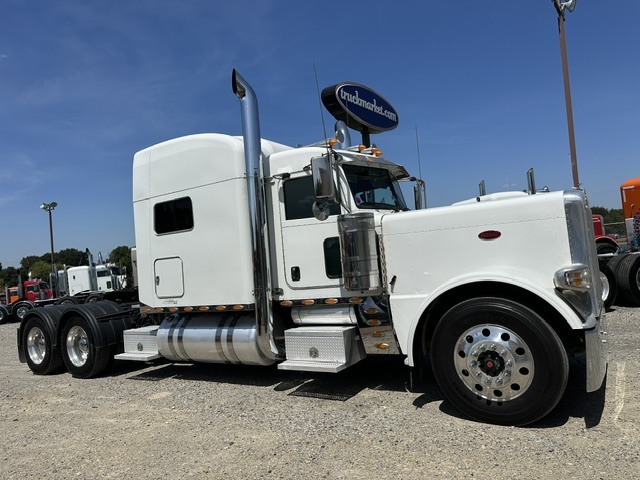 2014 PETERBILT 389 in Olive Branch, MS