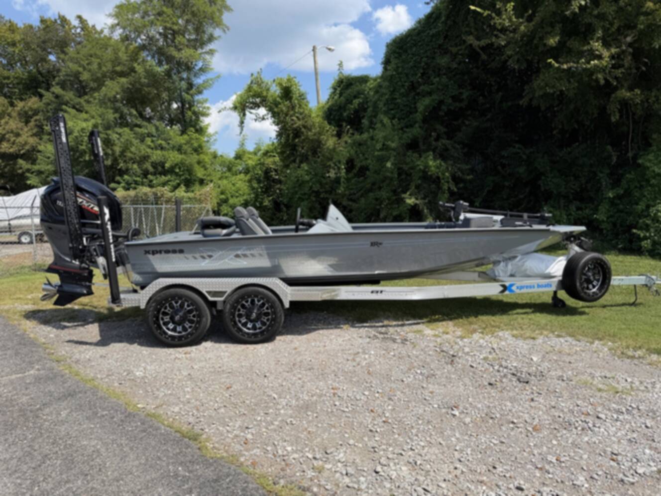 A photo of this 2027 Xpress Xclusive R Bass XR21