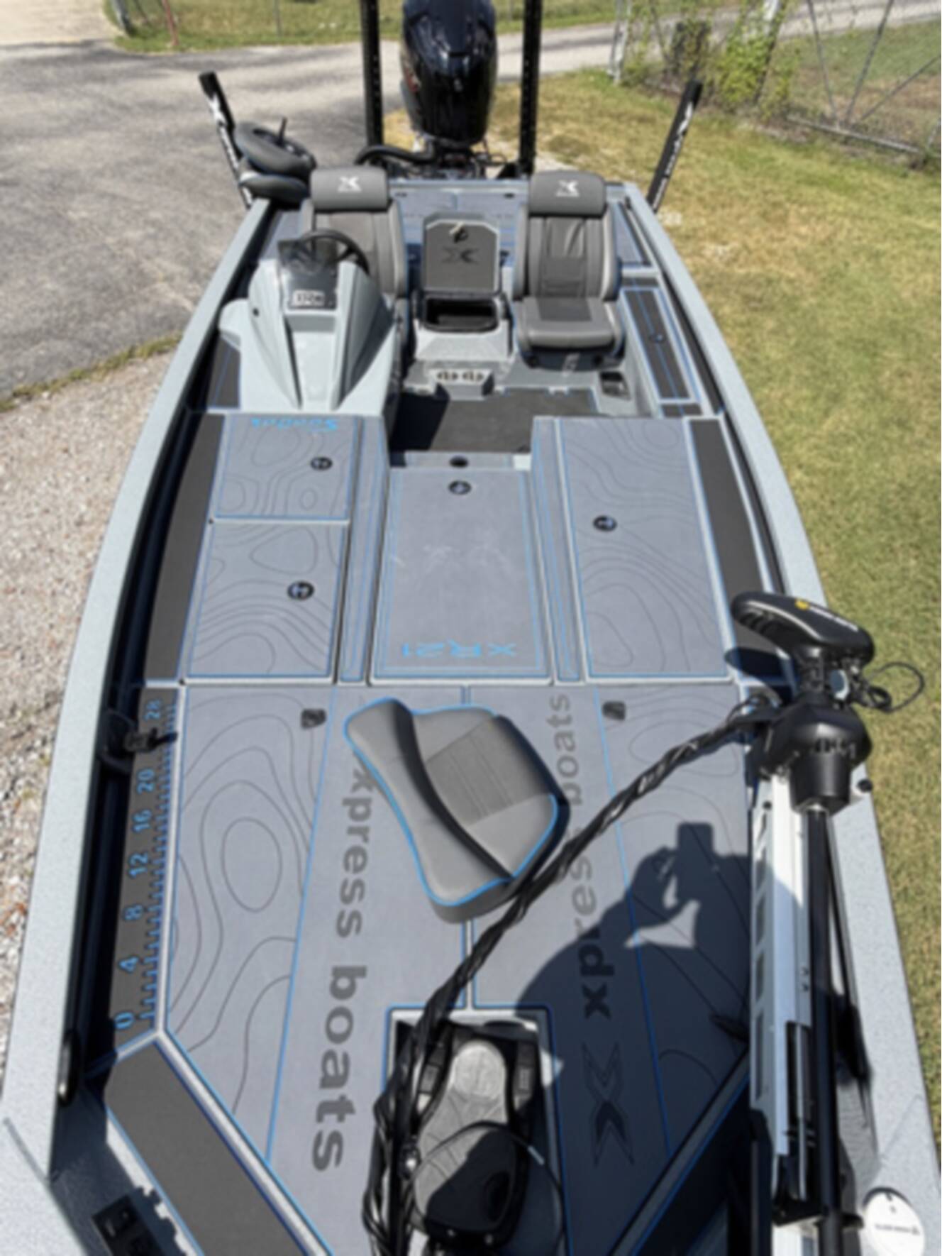 A photo of this 2027 Xpress Xclusive R Bass XR21